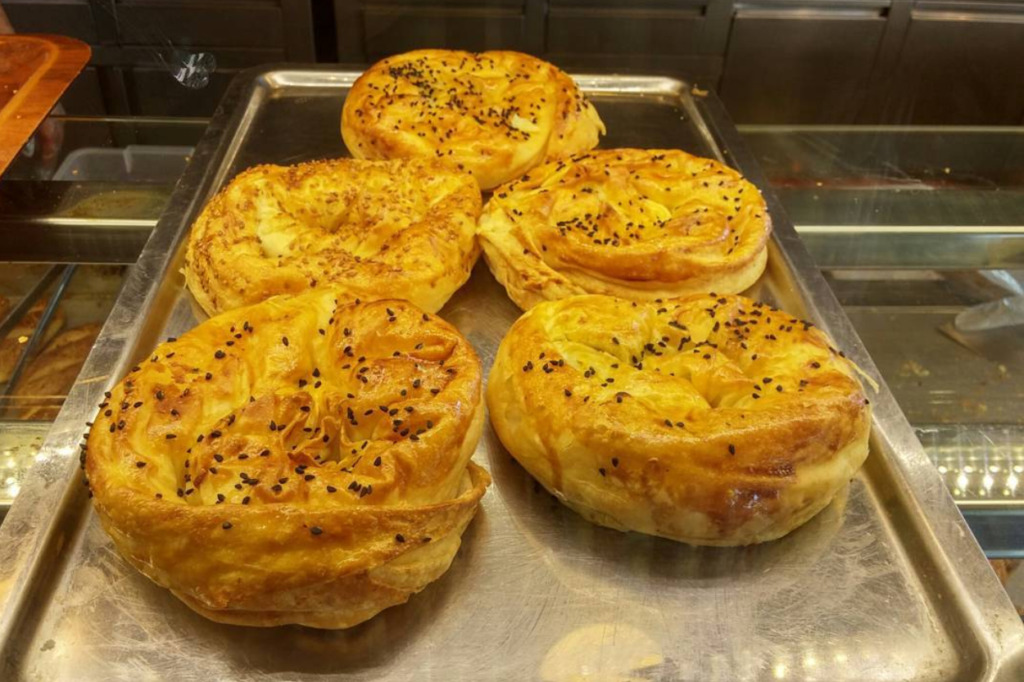 Hışım Börek gül böreği