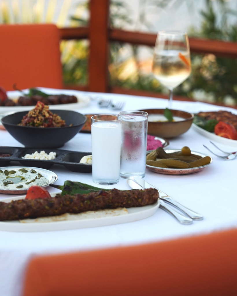 Yalıkavak’ta Yeni Nesil Ocakbaşı: Perran