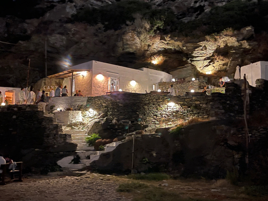 Kiklad Adaları’nda Üç Kardeş: Milos, Folegandros, Sifnos