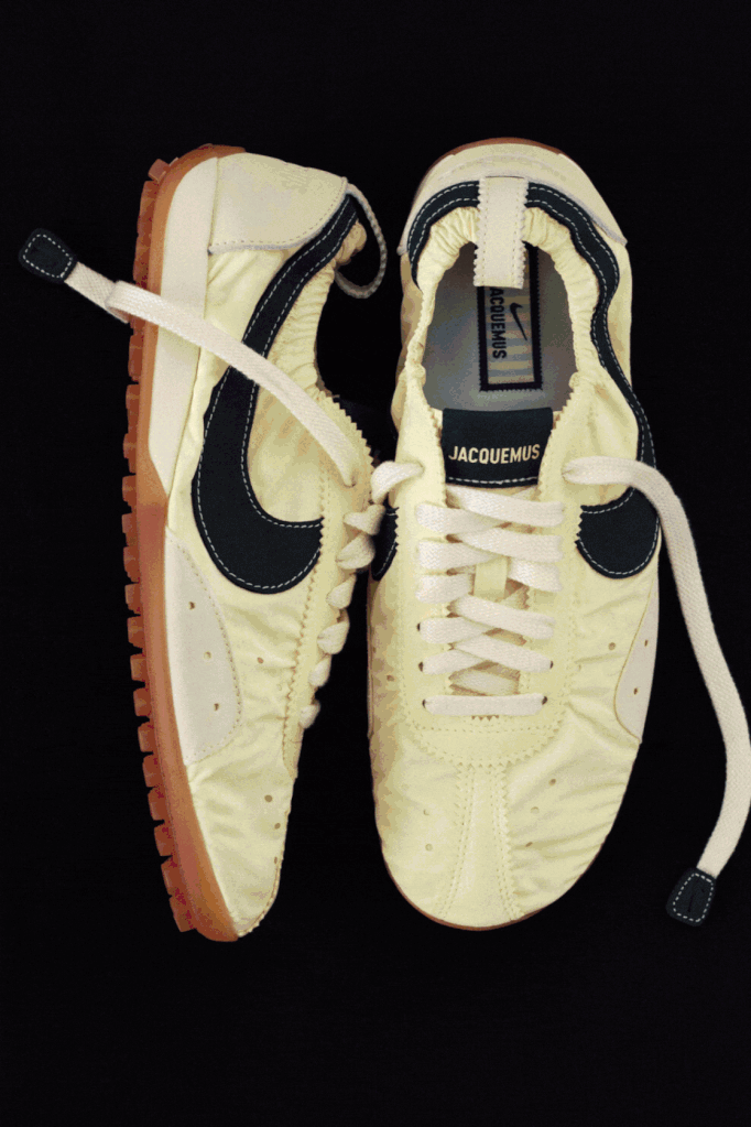 nike jacquemus koleksiyonundan spor ayakkabılar