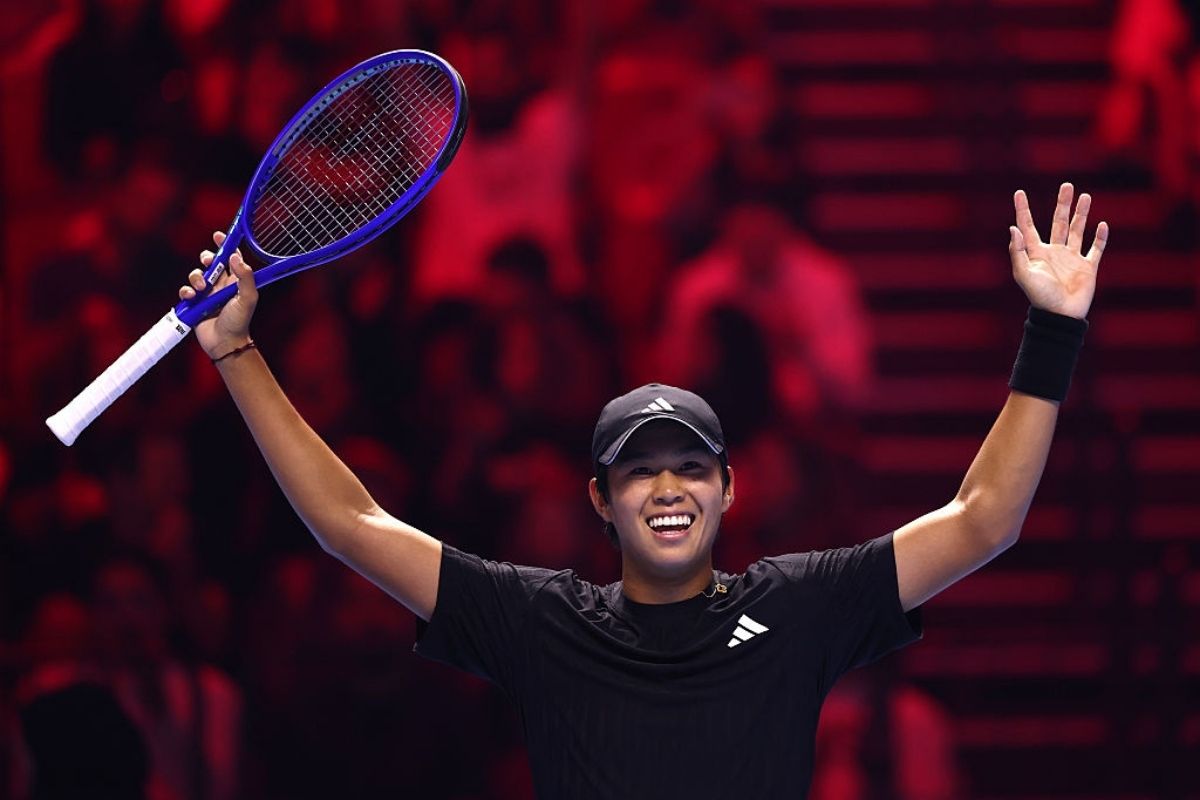 Next Gen ATP Finals 2025 Şampiyonu: Learner Tien, final maçını kazandıktan sonra sevincini yaşıyor.