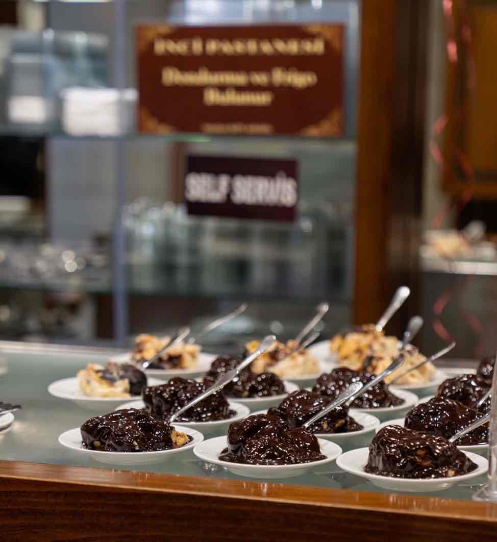 İnci Pastanesi profiterol