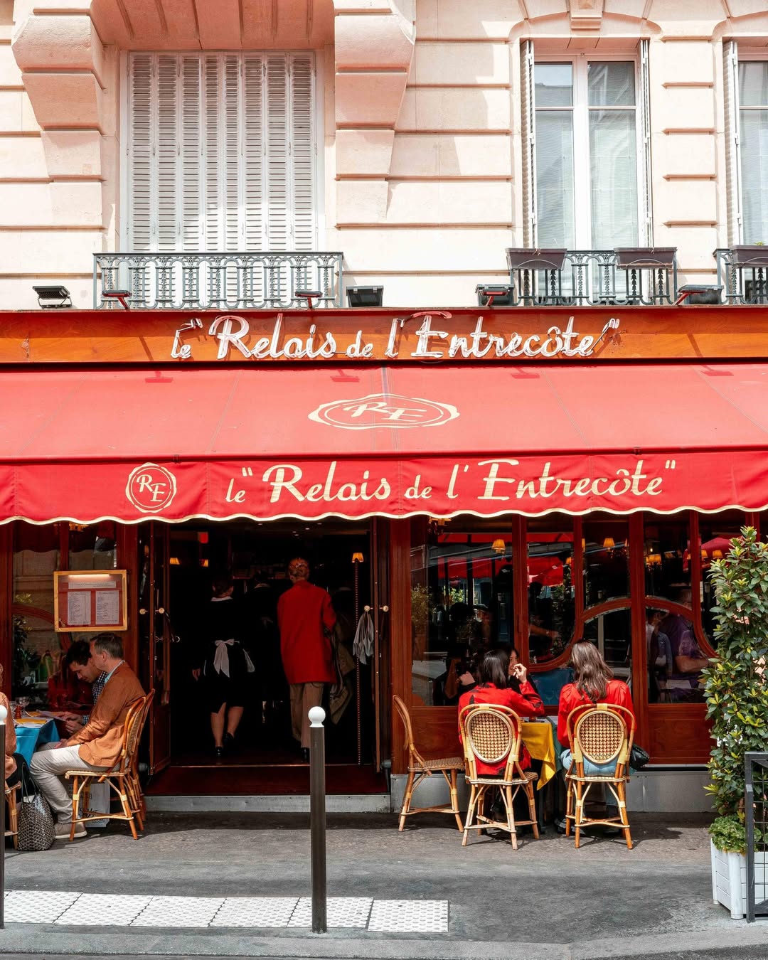 Meşhur Le Relais de L’Entrecôte restoran.