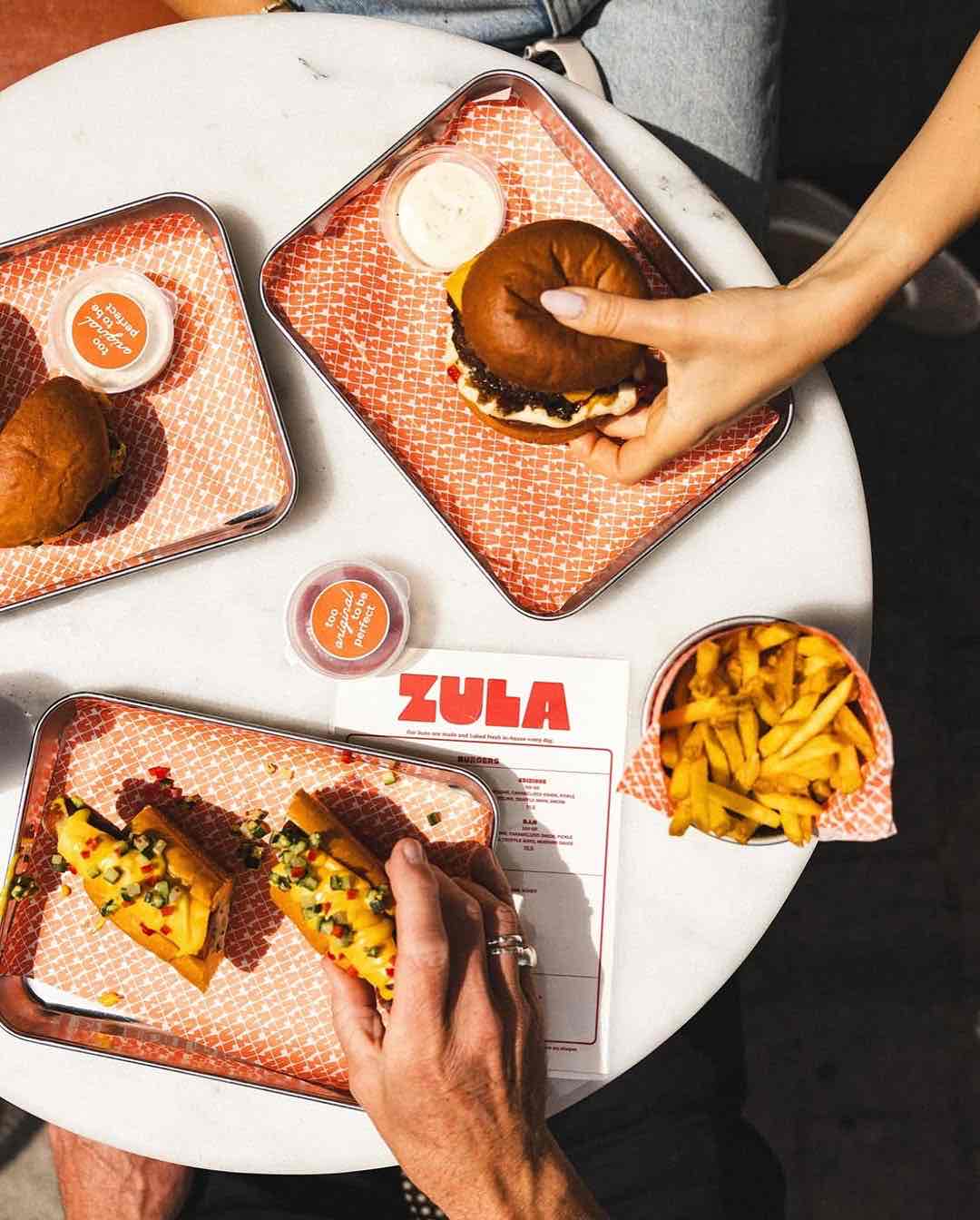 Zula sosisli ve hamburger