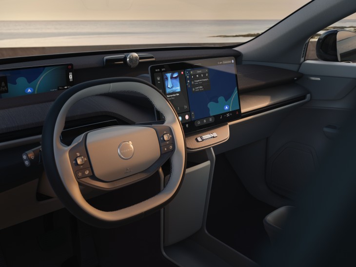Volvo EX60 iç mekan, sürdürülebilir tasarım, akıllı emniyet kemeri, Google Gemini yapay zeka, Nvidia Qualcomm altyapı